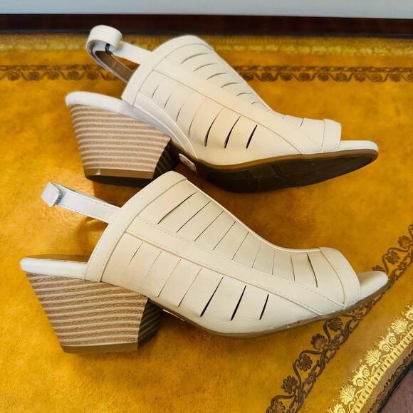 NATURAL SOUL Dayna Shell Smooth Cream Slingback Stacked Block Heel Sandals 8.5 W - Picture 2 of 12